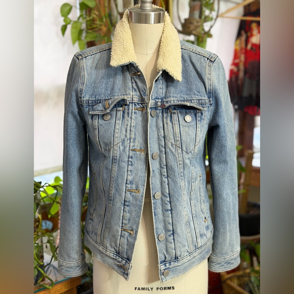 Levi's Original Womens Size XS Sherpa Lined Trucker Denim Jean Jacket